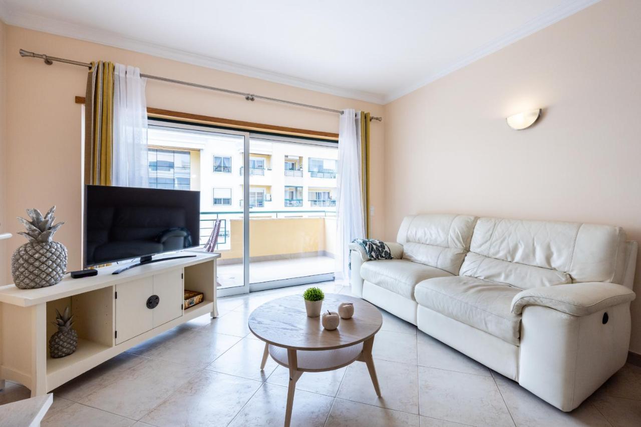 Uptown Lovers Apartment By Seewest Lagos Exterior photo
